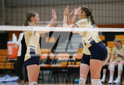 Thumbnail 3 in Perrin-Whitt @ Petrolia photogallery.