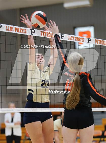 Thumbnail 1 in Perrin-Whitt @ Petrolia photogallery.