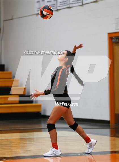 Thumbnail 1 in Perrin-Whitt @ Petrolia photogallery.