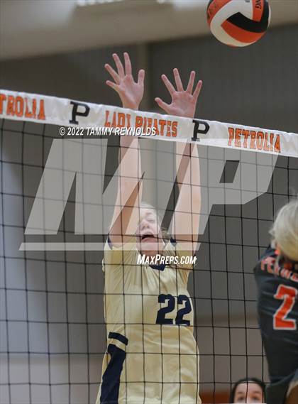 Thumbnail 2 in Perrin-Whitt @ Petrolia photogallery.