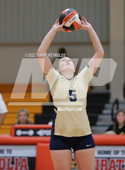 Thumbnail 3 in Perrin-Whitt @ Petrolia photogallery.