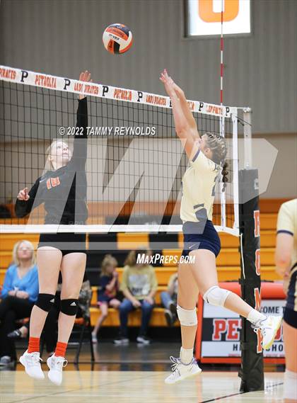 Thumbnail 2 in Perrin-Whitt @ Petrolia photogallery.