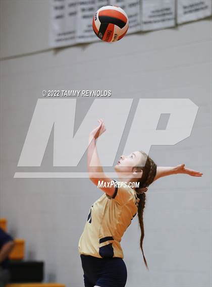 Thumbnail 1 in Perrin-Whitt @ Petrolia photogallery.