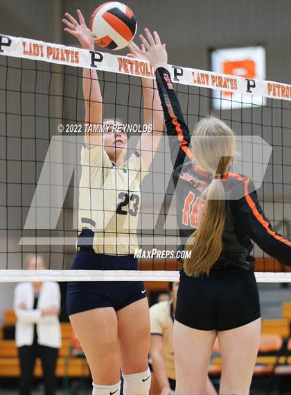 Thumbnail 3 in Perrin-Whitt @ Petrolia photogallery.