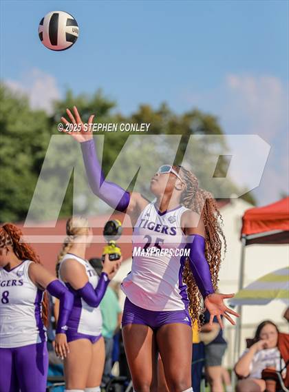 Thumbnail 1 in Pickerington Central vs Mt. Vernon (Showdown at Sundown Preview) photogallery.