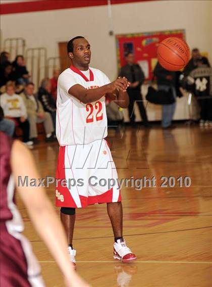 Thumbnail 2 in East Lyme @ Stratford (Merit Insurance Classic) photogallery.