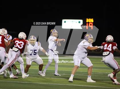 Thumbnail 1 in Carthage vs. Sanger (UIL 4A D2 Football Area) photogallery.