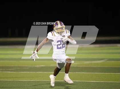 Thumbnail 3 in Carthage vs. Sanger (UIL 4A D2 Football Area) photogallery.