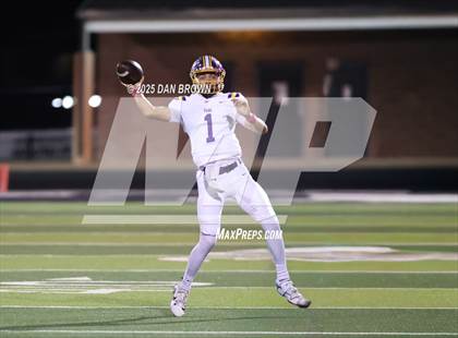 Thumbnail 2 in Carthage vs. Sanger (UIL 4A D2 Football Area) photogallery.