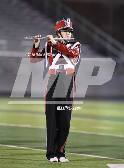 Thumbnail 1 in Carthage vs. Sanger (UIL 4A D2 Football Area) photogallery.