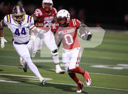 Thumbnail 1 in Carthage vs. Sanger (UIL 4A D2 Football Area) photogallery.