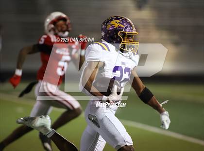 Thumbnail 1 in Carthage vs. Sanger (UIL 4A D2 Football Area) photogallery.