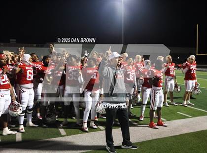 Thumbnail 1 in Carthage vs. Sanger (UIL 4A D2 Football Area) photogallery.
