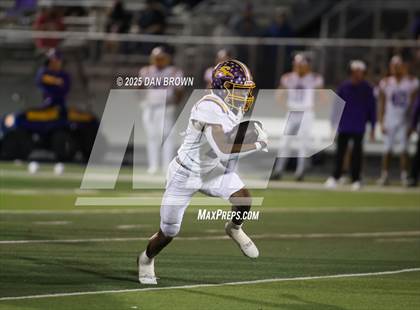 Thumbnail 3 in Carthage vs. Sanger (UIL 4A D2 Football Area) photogallery.