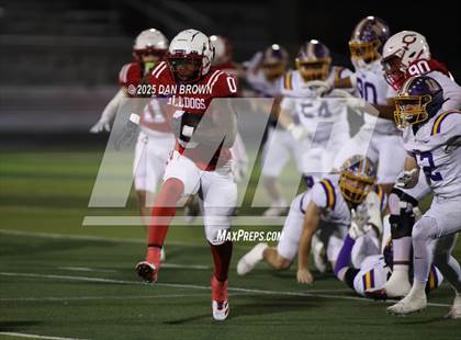 Thumbnail 1 in Carthage vs. Sanger (UIL 4A D2 Football Area) photogallery.