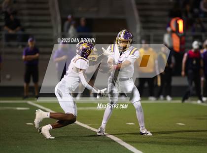 Thumbnail 1 in Carthage vs. Sanger (UIL 4A D2 Football Area) photogallery.