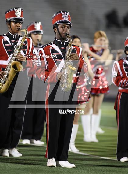 Thumbnail 3 in Carthage vs. Sanger (UIL 4A D2 Football Area) photogallery.