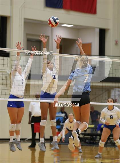 Thumbnail 1 in MacArthur vs. Harlan  photogallery.