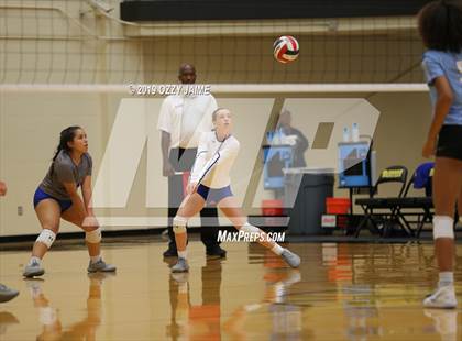 Thumbnail 2 in MacArthur vs. Harlan  photogallery.