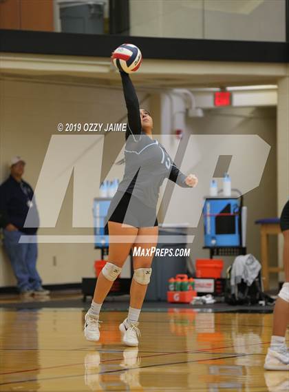 Thumbnail 2 in MacArthur vs. Harlan  photogallery.