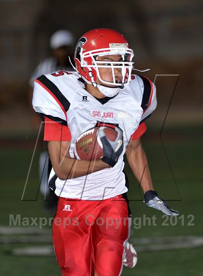 Thumbnail 1 in San Juan vs. Valley Christian photogallery.