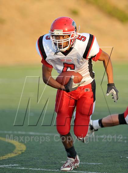 Thumbnail 3 in San Juan vs. Valley Christian photogallery.
