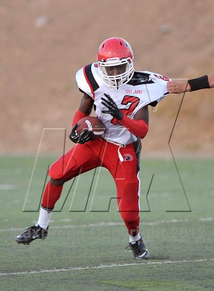 Thumbnail 2 in San Juan vs. Valley Christian photogallery.