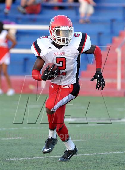 Thumbnail 2 in San Juan vs. Valley Christian photogallery.