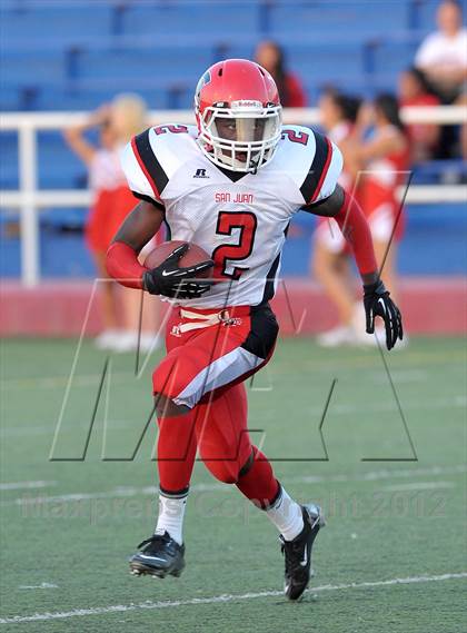 Thumbnail 3 in San Juan vs. Valley Christian photogallery.