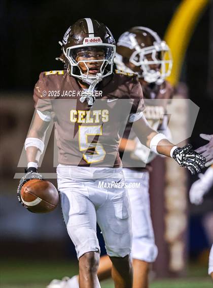 Thumbnail 2 in Canyon @ Crespi photogallery.