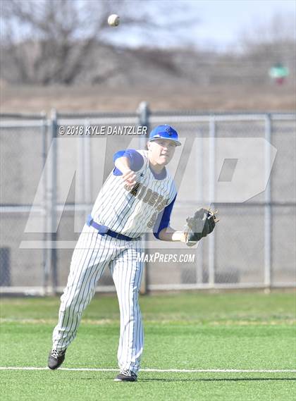 Thumbnail 3 in Sunnyvale vs Alvarado (Krum Invitational) photogallery.