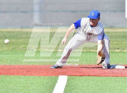 Thumbnail 3 in Sunnyvale vs Alvarado (Krum Invitational) photogallery.