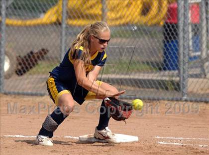 Thumbnail 2 in Fitch vs Mercy (CIAC Class LL Semifinal) photogallery.