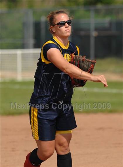 Thumbnail 2 in Fitch vs Mercy (CIAC Class LL Semifinal) photogallery.