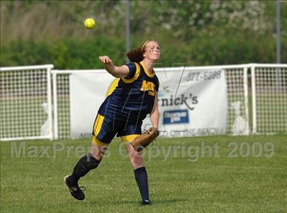 Thumbnail 3 in Fitch vs Mercy (CIAC Class LL Semifinal) photogallery.