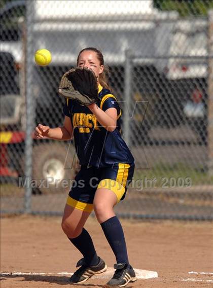 Thumbnail 2 in Fitch vs Mercy (CIAC Class LL Semifinal) photogallery.