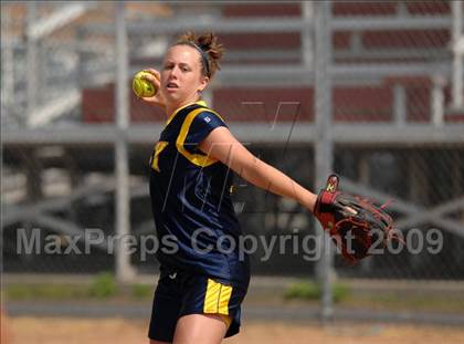 Thumbnail 3 in Fitch vs Mercy (CIAC Class LL Semifinal) photogallery.
