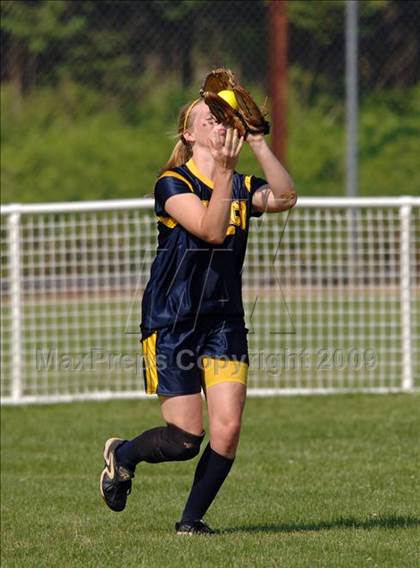 Thumbnail 2 in Fitch vs Mercy (CIAC Class LL Semifinal) photogallery.