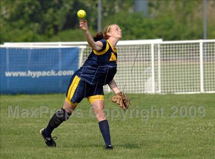 Thumbnail 3 in Fitch vs Mercy (CIAC Class LL Semifinal) photogallery.