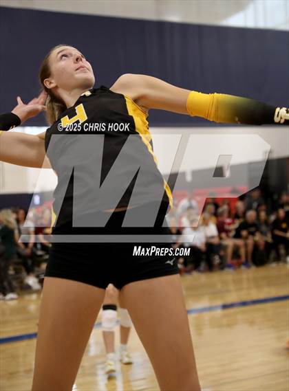 Thumbnail 2 in Salpointe Catholic vs. Canyon del Oro (Lancer Invitational) photogallery.