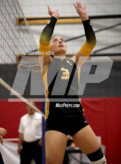 Thumbnail 3 in Salpointe Catholic vs. Canyon del Oro (Lancer Invitational) photogallery.