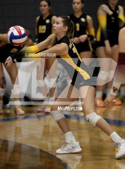 Thumbnail 2 in Salpointe Catholic vs. Canyon del Oro (Lancer Invitational) photogallery.