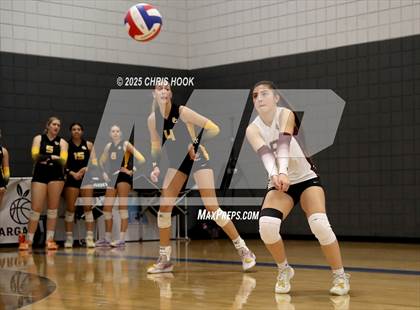 Thumbnail 2 in Salpointe Catholic vs. Canyon del Oro (Lancer Invitational) photogallery.
