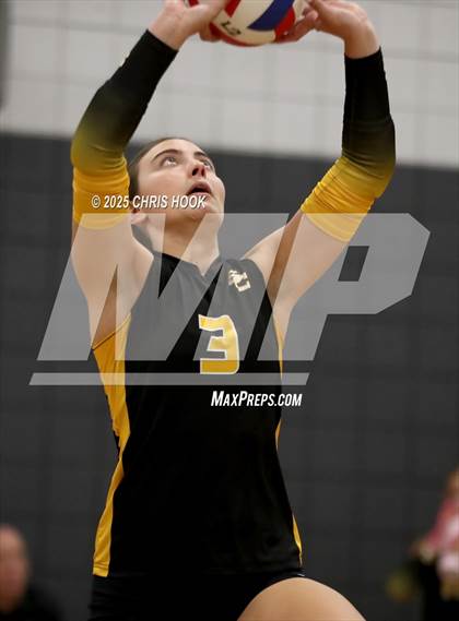 Thumbnail 1 in Salpointe Catholic vs. Canyon del Oro (Lancer Invitational) photogallery.