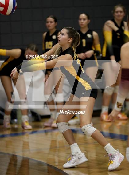 Thumbnail 3 in Salpointe Catholic vs. Canyon del Oro (Lancer Invitational) photogallery.