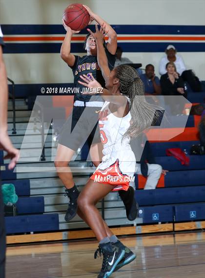 Thumbnail 1 in Lynwood @ Chaminade photogallery.
