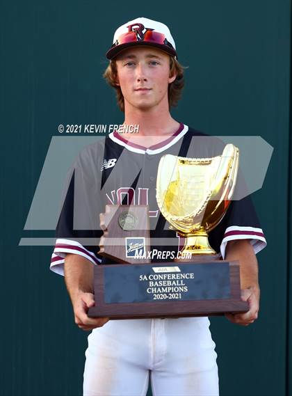 Thumbnail 1 in  Desert Mountain (AIA 5A Final Awards) photogallery.