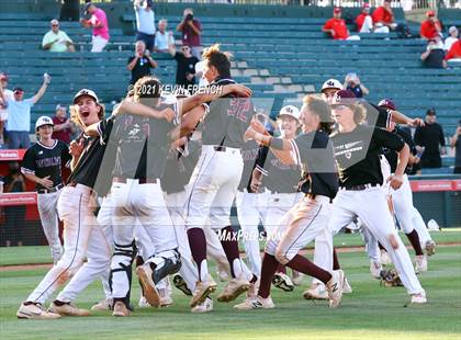 Thumbnail 3 in  Desert Mountain (AIA 5A Final Awards) photogallery.