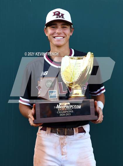 Thumbnail 3 in  Desert Mountain (AIA 5A Final Awards) photogallery.