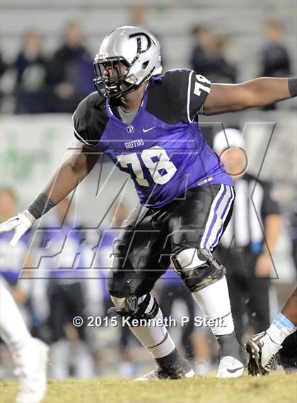 Thumbnail 3 in Dutchtown vs. Zachary (LHSAA Class 5A 2nd Round) photogallery.